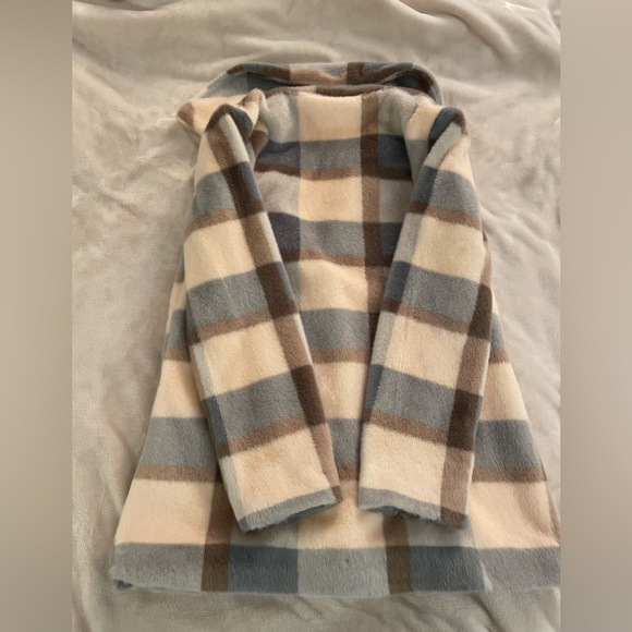 Z Supply Plaid Jacket in Blue, Creamy Peach and Brown. Oversized Small. - Picture 10 of 13